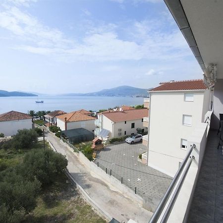 Apartments Meri Трогир Екстериор снимка
