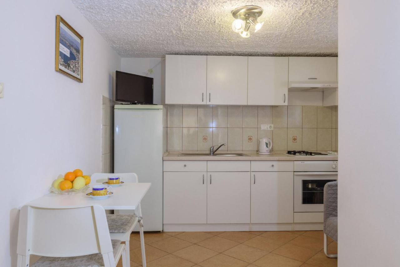 Apartments Meri Трогир Екстериор снимка