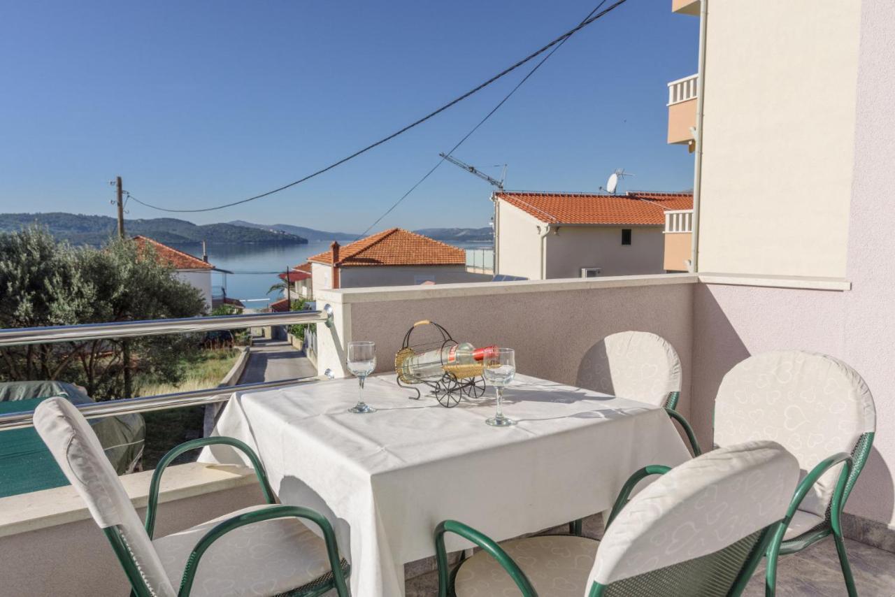 Apartments Meri Трогир Екстериор снимка