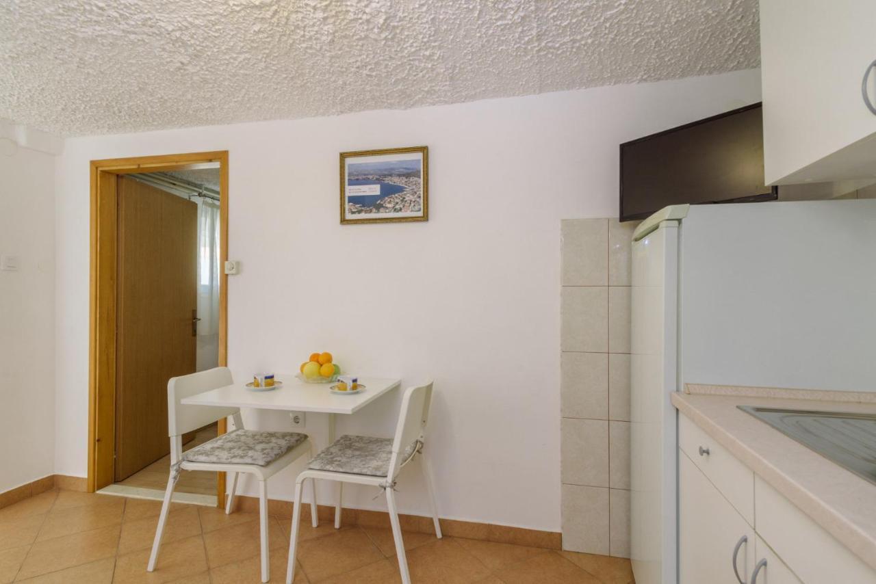Apartments Meri Трогир Екстериор снимка