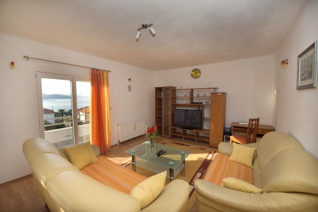 Apartments Meri Трогир Стая снимка