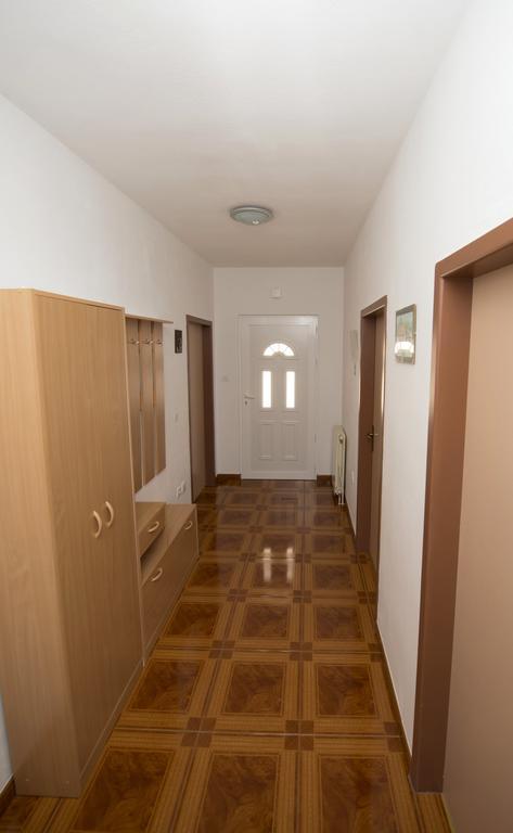 Apartments Meri Трогир Стая снимка