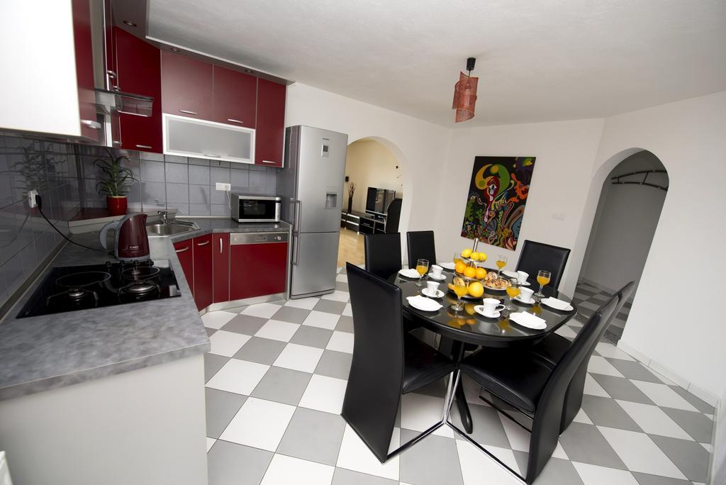 Apartments Meri Трогир Стая снимка