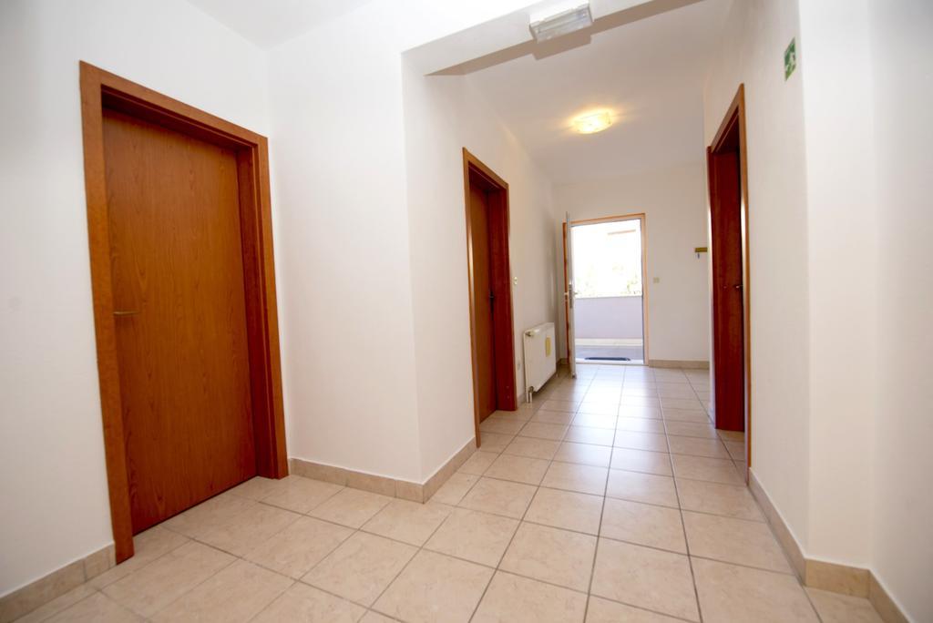 Apartments Meri Трогир Стая снимка