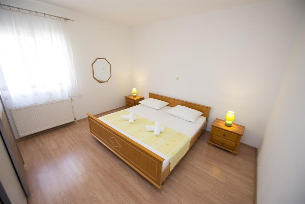 Apartments Meri Трогир Екстериор снимка