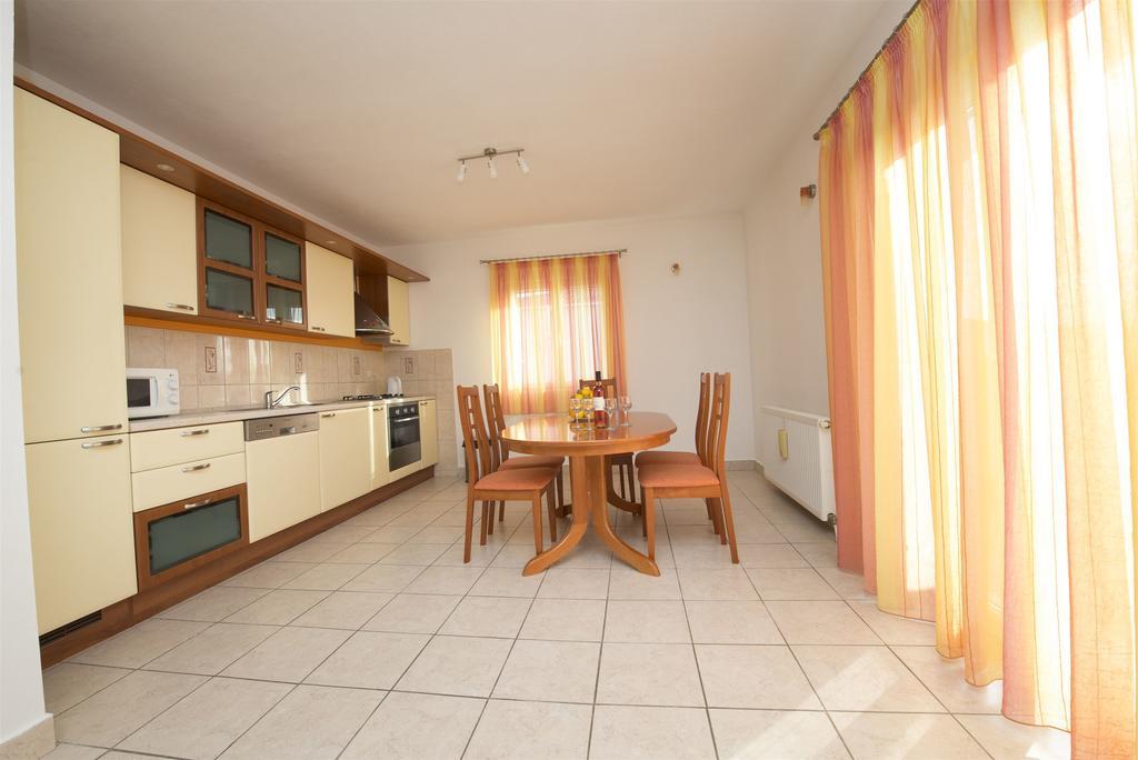 Apartments Meri Трогир Екстериор снимка